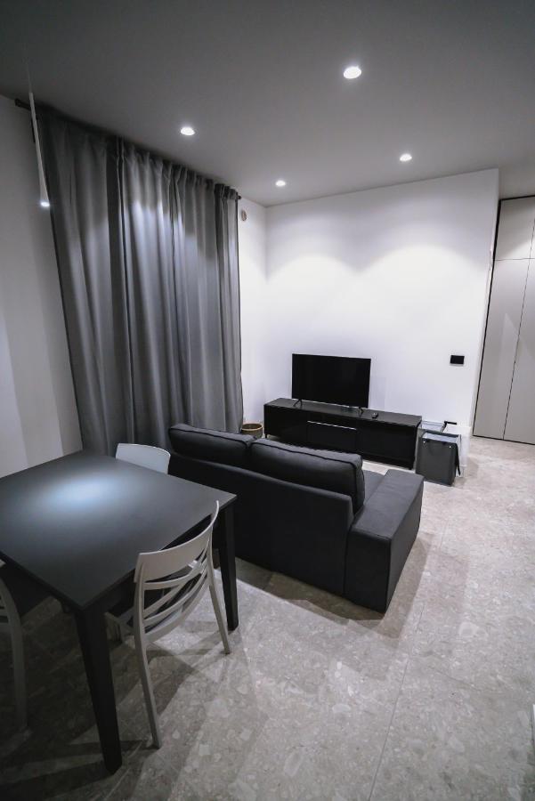 De Luca 6 Apartments 萨莱诺 外观 照片