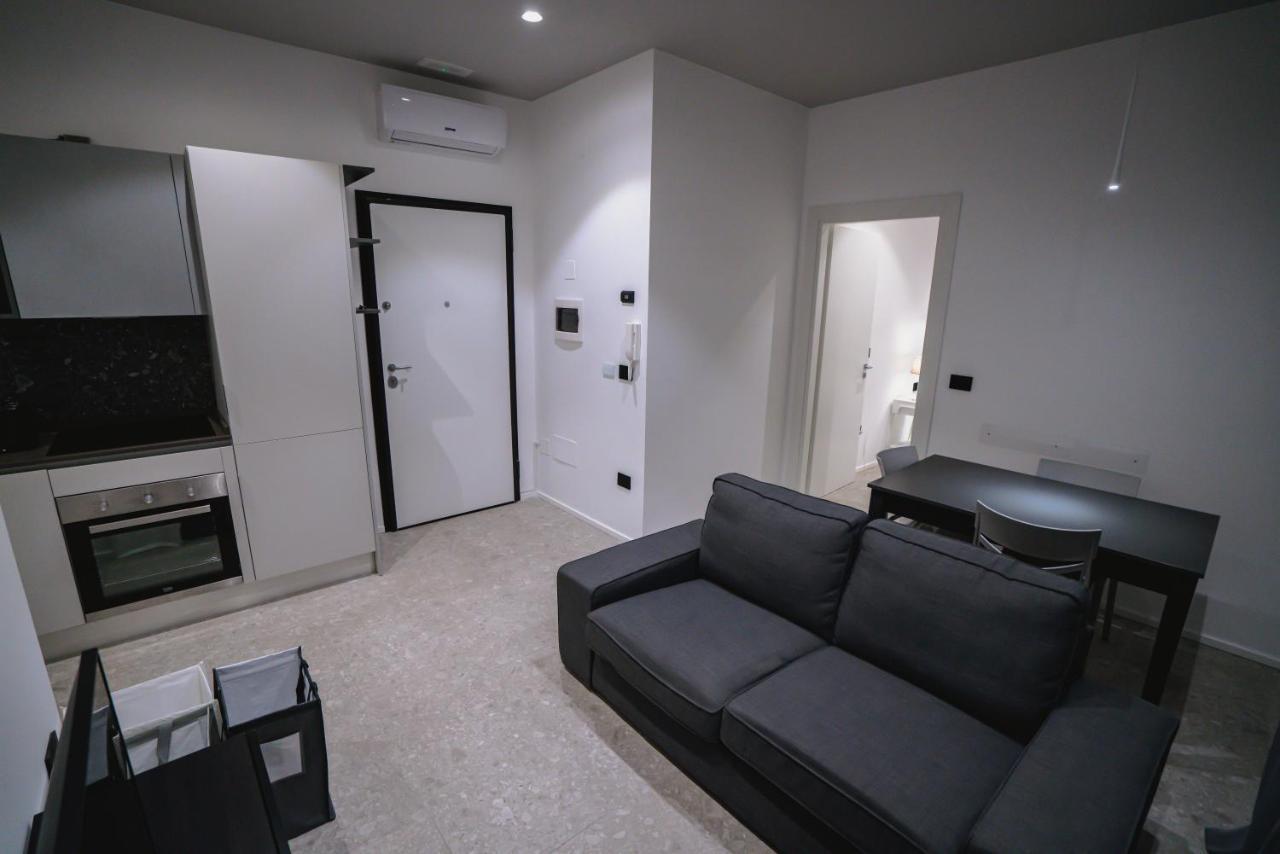De Luca 6 Apartments 萨莱诺 外观 照片